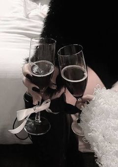 𝐮𝐧𝐢𝐪𝐮𝐞