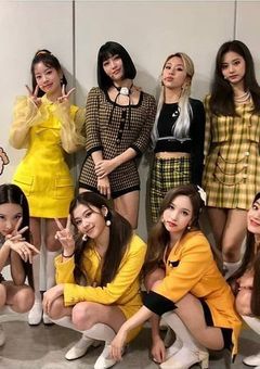   あなたがTWICEのマネージャーに!?