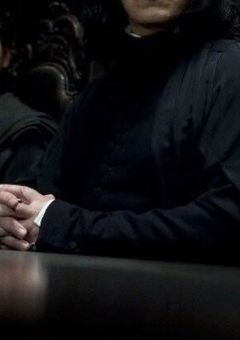 元ゴーストのホグワーツ生徒