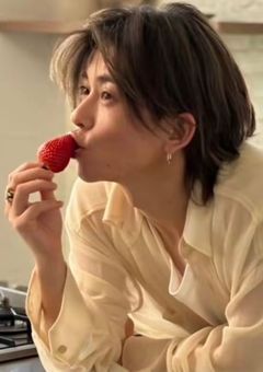 　薄い壁の先で　.