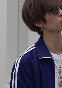 公 開 告 白