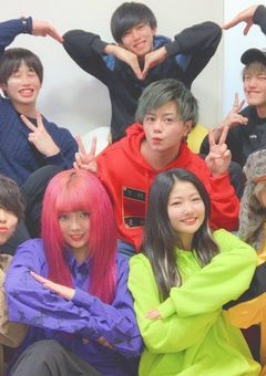 最年少は、メンバーから一番大切にされているようですがその子は、2つの秘密が？！
