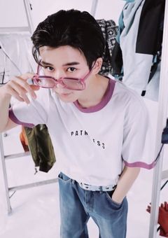 アイドルとファンの同性恋愛！？