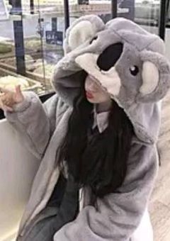 学生寮母さんがやって来た。