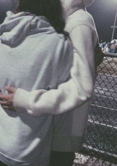 塩 な 彼 氏 は 可 愛 い 彼 女 を 溺 愛 中 。 