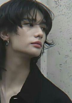 𝑹𝒆𝒅　𝑳𝒊𝒈𝒉𝒕𝒔