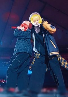 Q 目を開けたら目の前に6人のイケメンがいた時の対処法