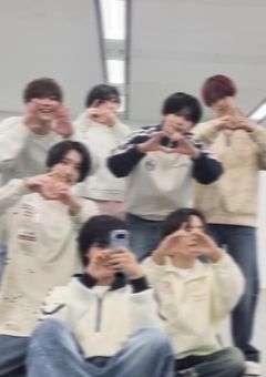 　𝘴𝘩𝘰𝘳𝘵 𝘴𝘵𝘰𝘳𝘺 '　