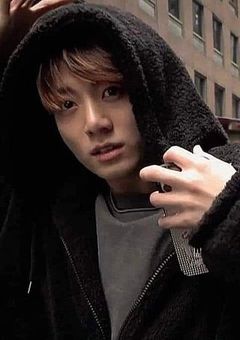 アイドルの幼馴染に告白された件 .