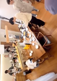 　大 忙 し 家 族 .