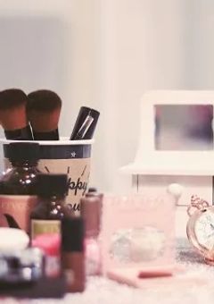 反韓メイクヌナと8人の“声”