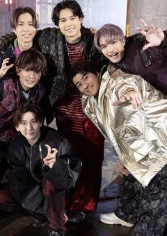 野良犬に育てられた女の子