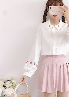 S t r a w b e r r y   M o o n