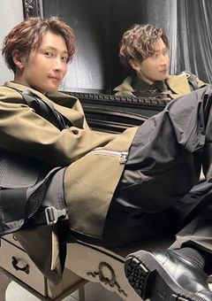 # 推 し が 尊 す ぎ て 困 っ ち ゃ う ??