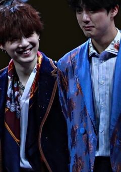 な ん で  泣 い て る の  。