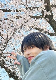 隣人さん　、　推しでした　。
