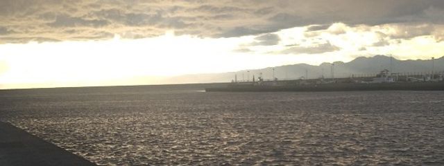 春山薫さんの壁紙画像