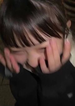 3人の紅一点、距離感バグってます。