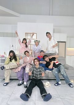 MZホットガールの親友はあの家族の愛され長女でした