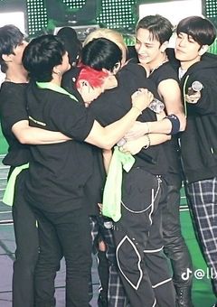 straykidsがdropする話(風)/domsubユニバース⚠死にません