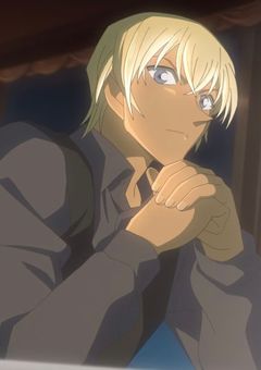 兄  の  妹  で  す  。