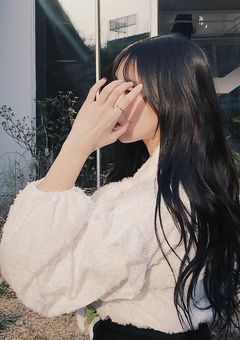 私 っ て ____________ ．
