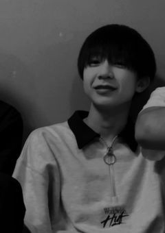 振り向いてよ…。