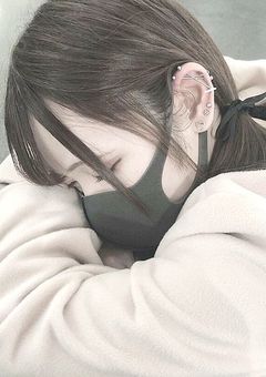 　　俺  　オ タ ク と か　嫌 い や か ら 