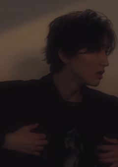 　　𝐝𝐚𝐧𝐠𝐞𝐫𝐨𝐮𝐬 𝐥𝐨𝐯𝐞　　