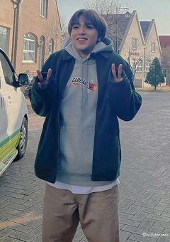 やんちゃ君のお世話係させられてます。