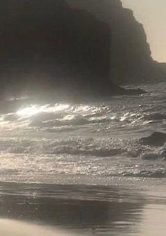 この海の向こうには君という光