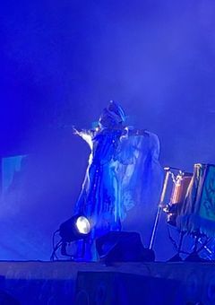 少し変わっている少女