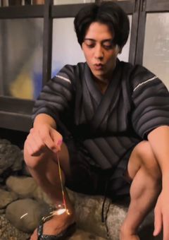 線 香 花 火 が 落 ち る ま で