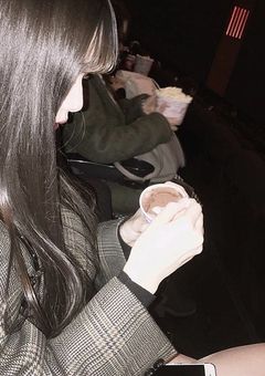 類 は 恋 を 呼 ぶ .