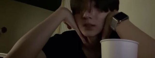 芽依さんの壁紙画像