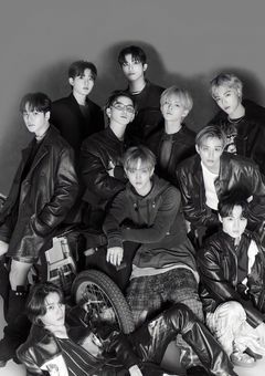 なぜか紅一点やってます