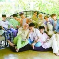 しおり  推し進め　INIさんのアイコン画像