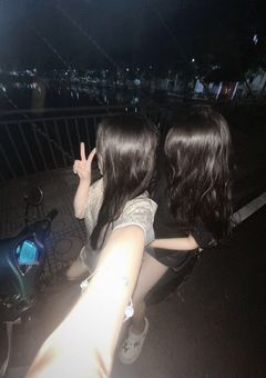 私の婚約者、学校では別人です。
