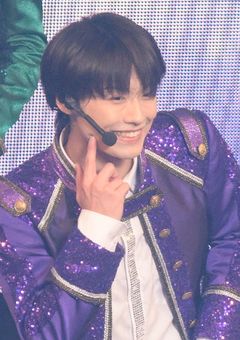 少年忍者の女の子の名前は目黒です。