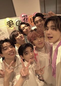 8 L O O M の 水 や り ト ー ク っ ✌🏻