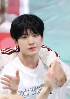 学校一のイケメン先輩が、なぜか私に本気です