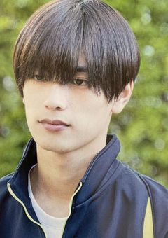 無 口 く ん 、 限 界 ヲ タ ク な ら ぬ 限 界 彼 女 。