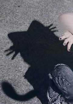 #  黒と白 の 運 命 の 糸 𓍯 𓂂𓏸