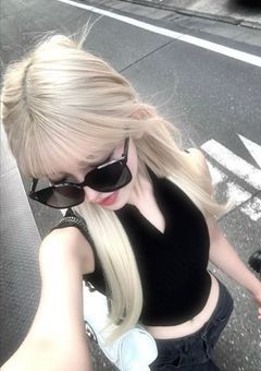 M!LKのマネージャー、国宝級美女でした。