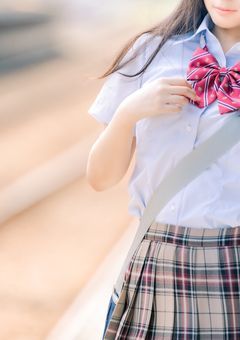 電車の向こうの君