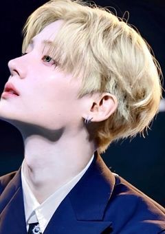   生徒会長 、 デッサン中