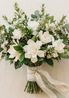 マートルとクチナシの花束