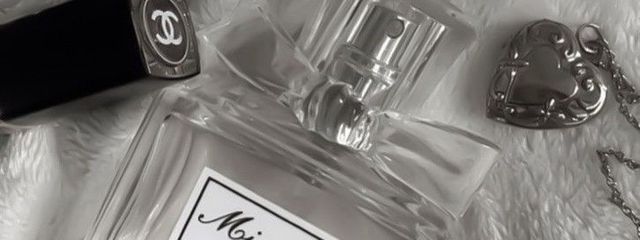 美少女 瑠依さんの壁紙画像