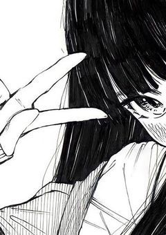 # ． 虚 構 仕 立 て の 女 王