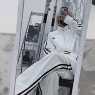 　　　/二盗三盗さんのアイコン画像